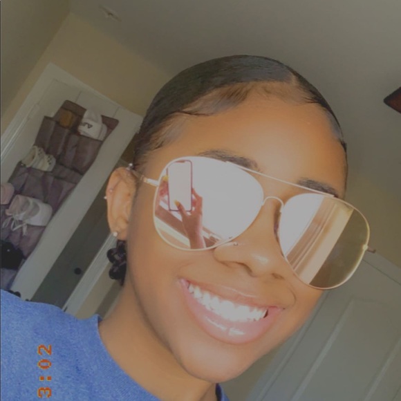 🚫SOLD🚫 Rose Gold Aviators Sunglasses 😎 - Picture 4 of 4